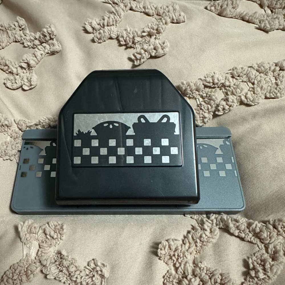 Cupcake Chain border paper punch